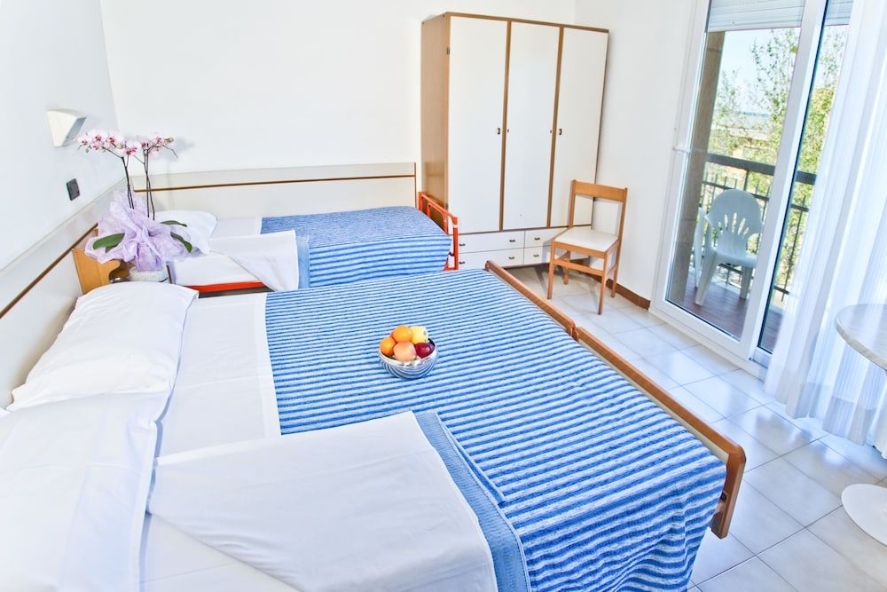Economy Triple Room