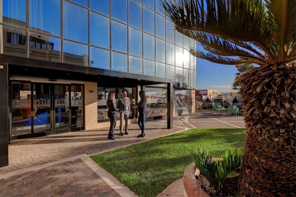 undefined Fly Decò Hotel 7