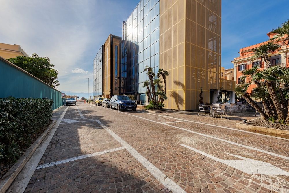 undefined Fly Decò Hotel 6