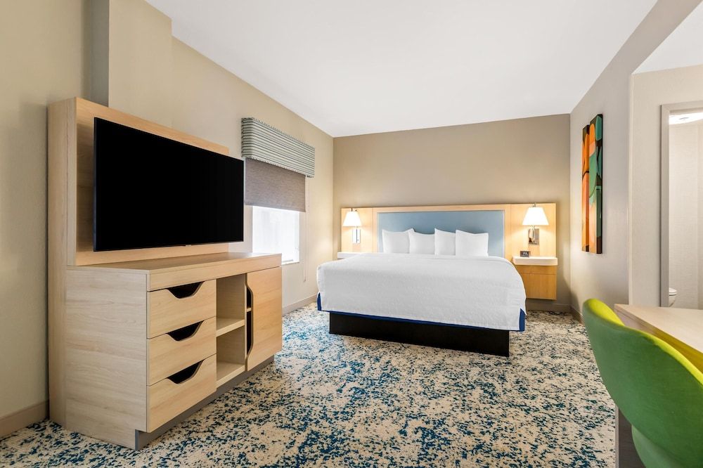 Studio Suite, 1 King Bed with Sofabed