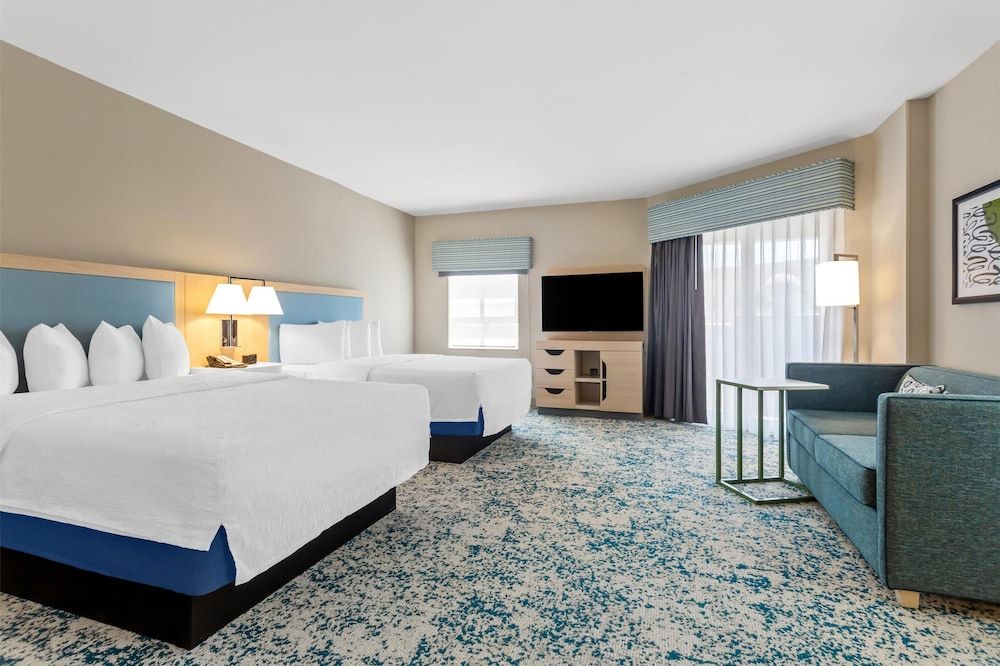 Studio Suite, 2 Queen Beds, Sofabed with Balcony