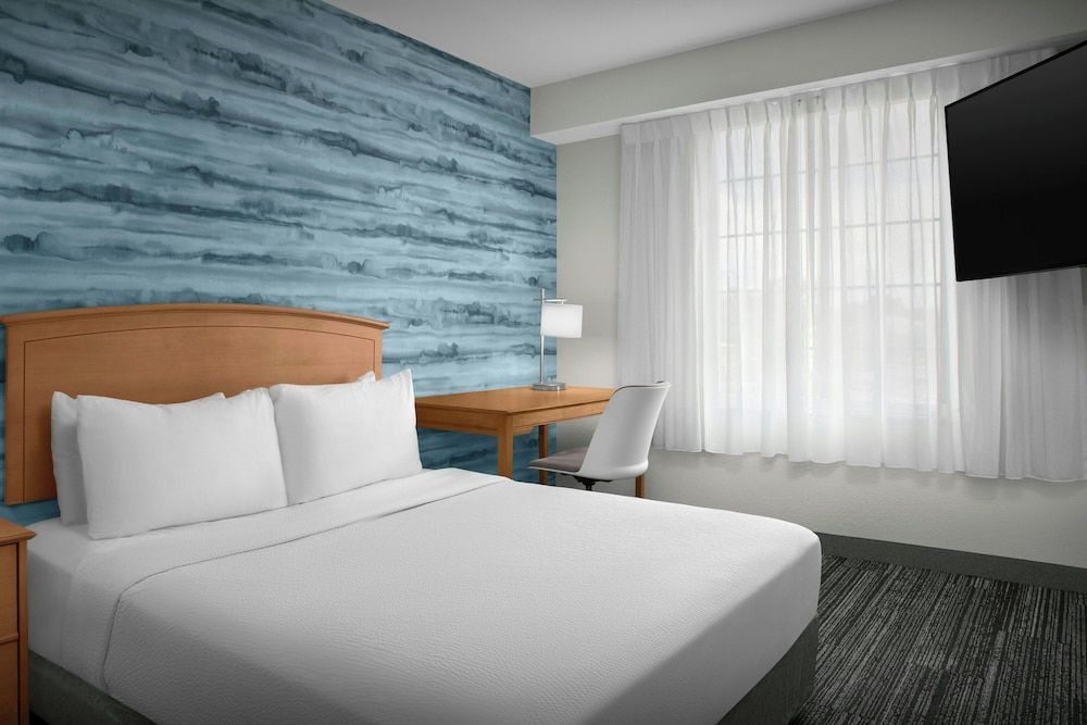 Suite, 2 Bedrooms, Non Smoking (Mobility/Hearing Accessible, Tub)