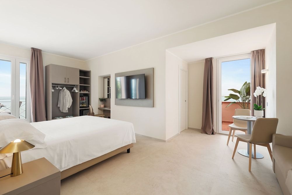 Deluxe Studio Suite