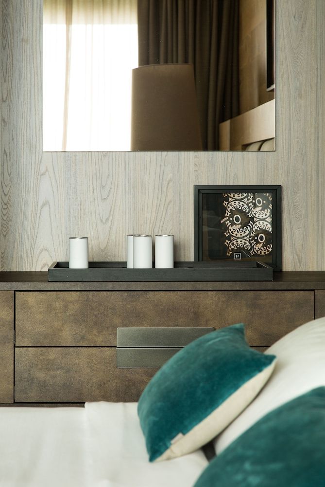 Superior Room, Lake View