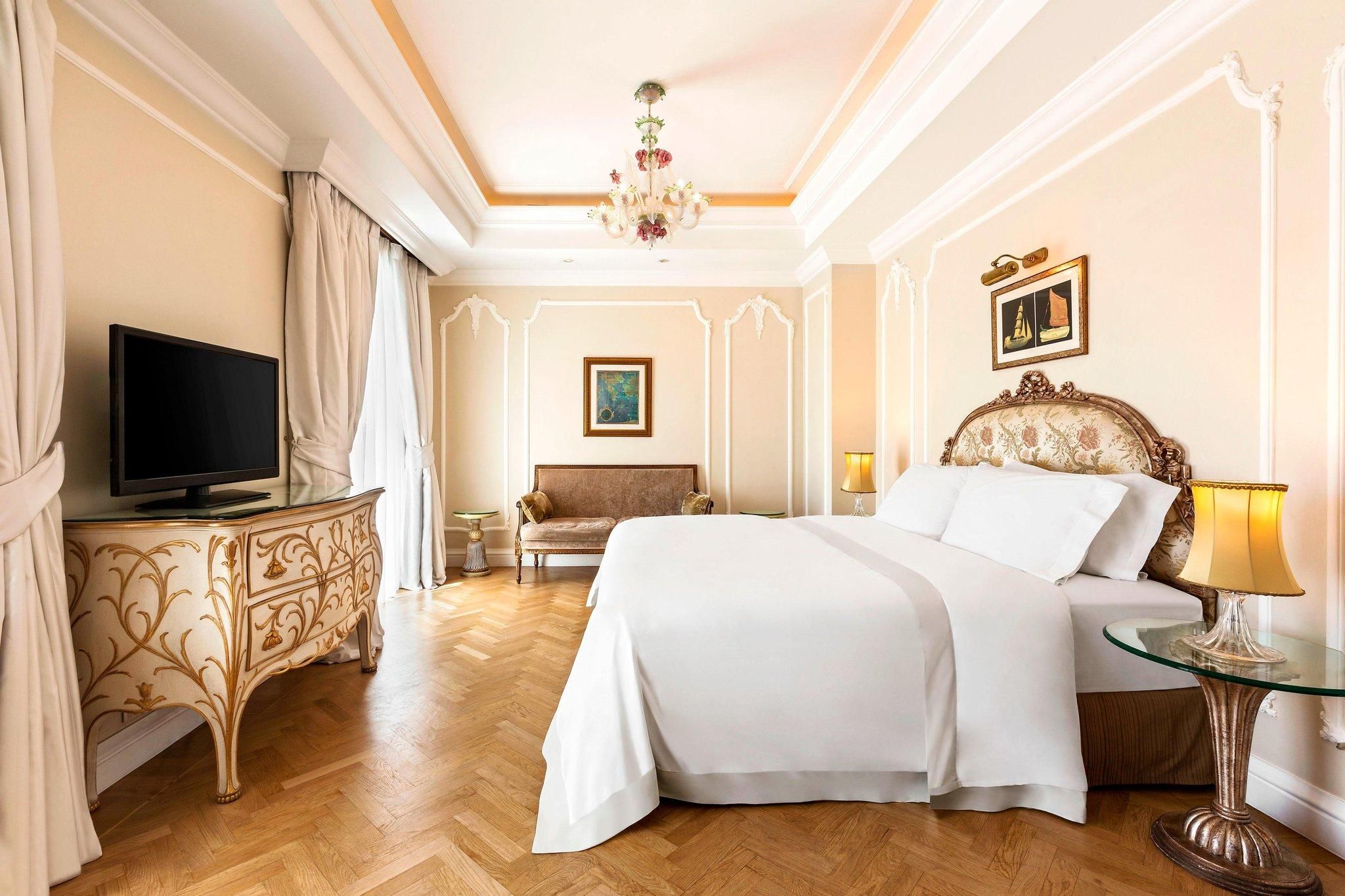 Deluxe Acropolis, Guest room, 1 King, Acropolis view, City view