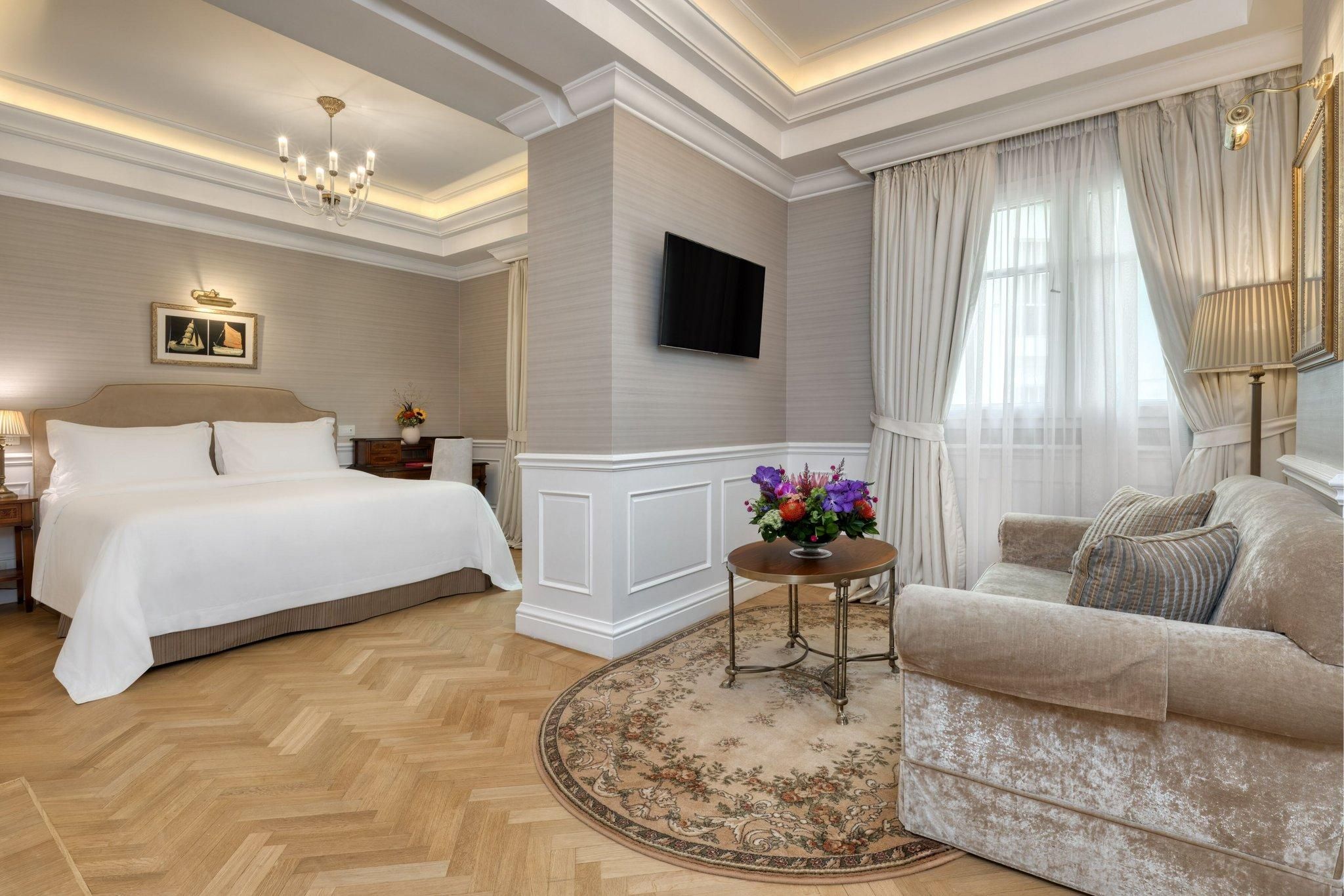 Junior Suite, 1 Bedroom Suite, 1 King, Courtyard view