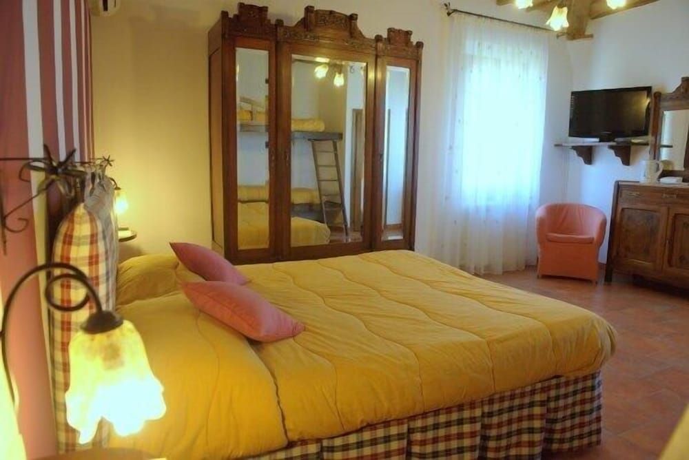 Agriturismo il Poggiarello Quadruple Room 3