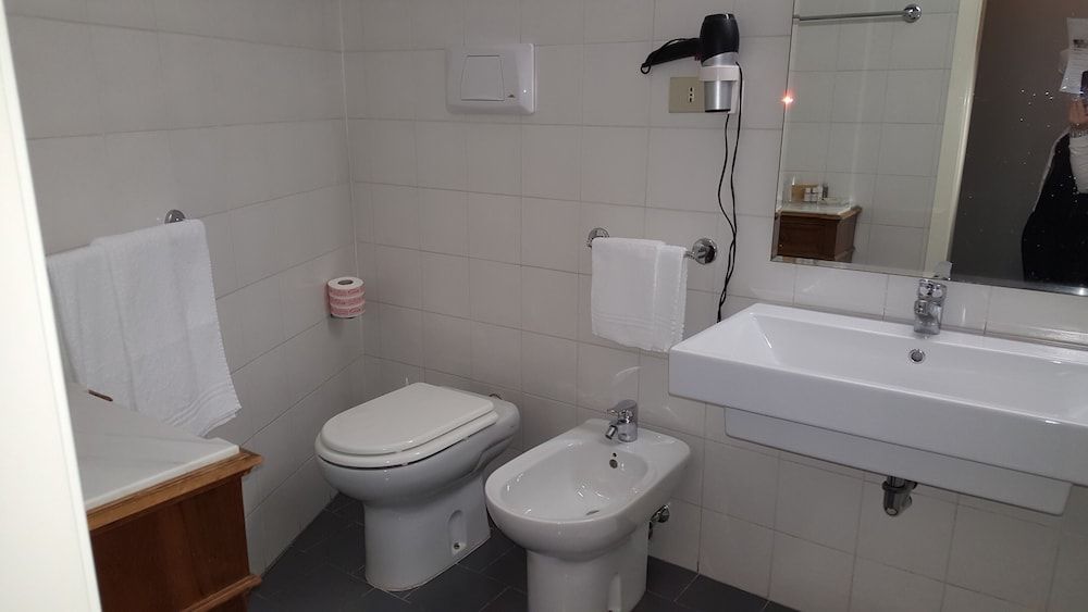 Hotel Augustus Camera Matrimoniale Deluxe, con Balcone 3