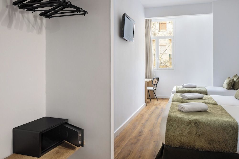 undefined htop BCN City Hotel 10