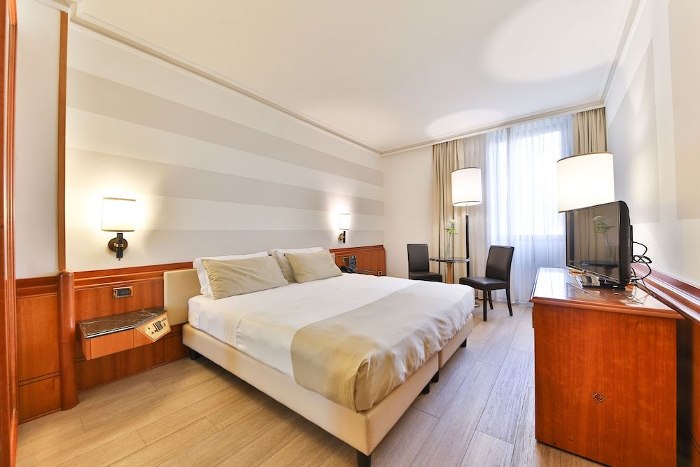 Hotel Leon d'Oro Classic Double Room Single Use, 1 King Bed 3