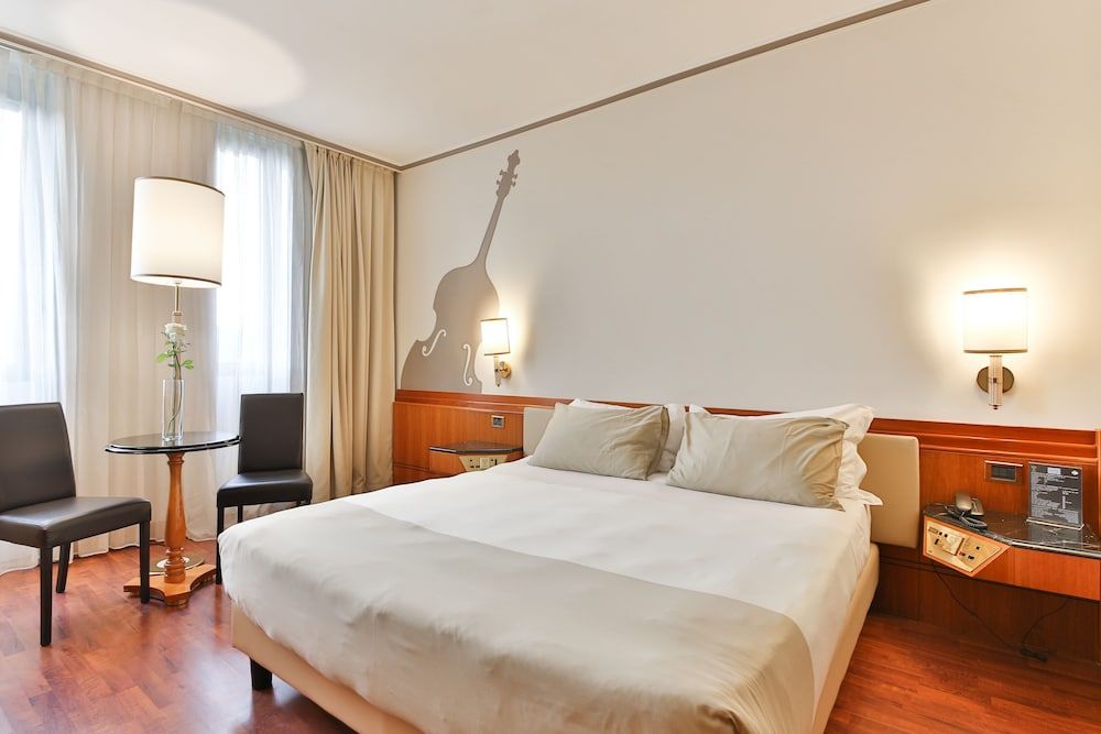 Hotel Leon d'Oro Classic Double Room Single Use, 1 King Bed 2