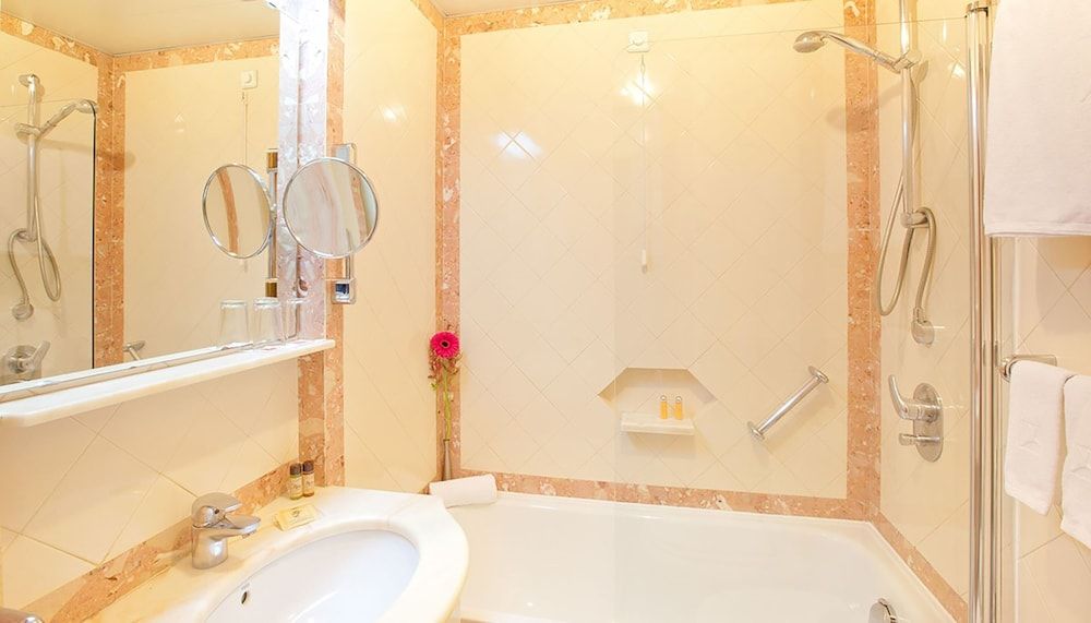 SANA Rex Hotel Double or Twin Room 4