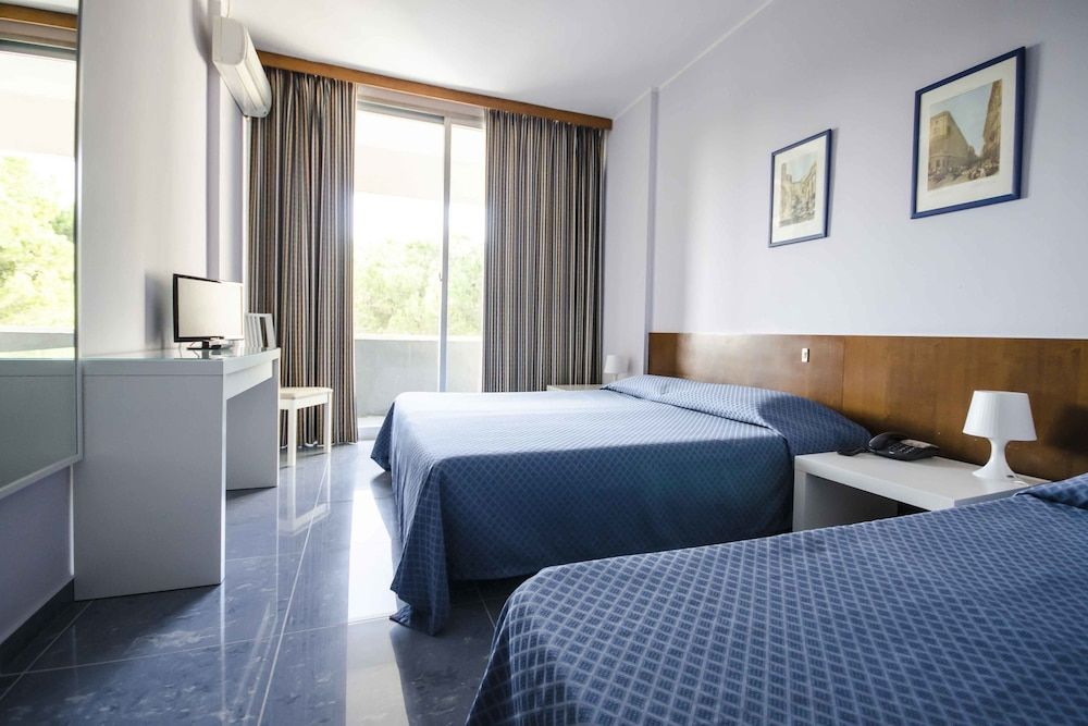 Standard Triple Room, Balcony