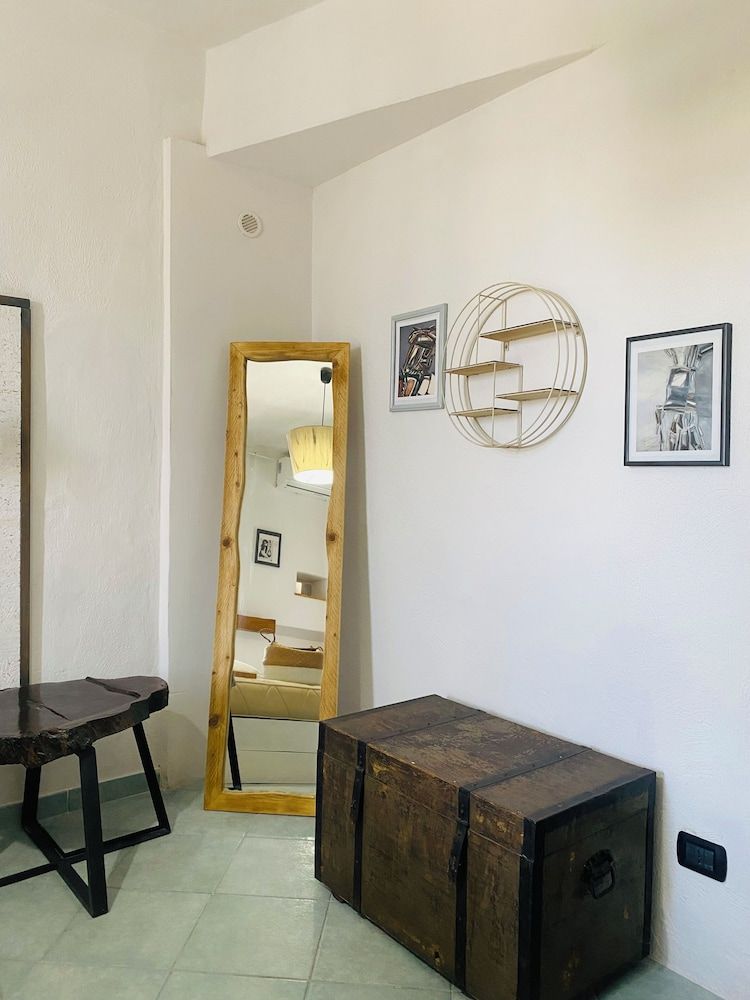 Black Market Hotel Standard Triple Room, Harbor View, Tower 5