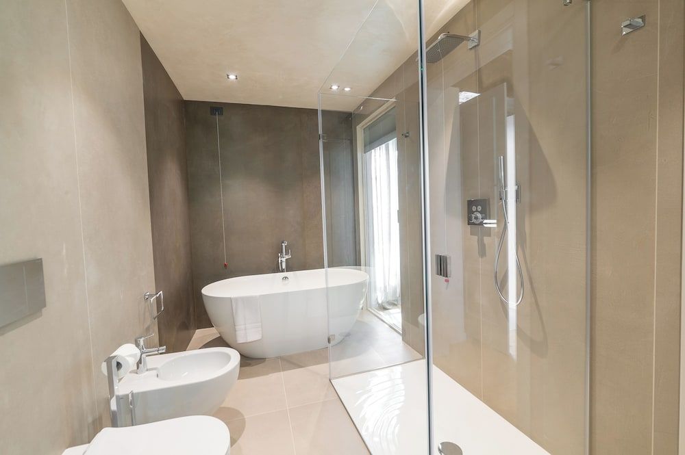 Relais San Vigilio al Castello Deluxe Double Room, Garden View 3