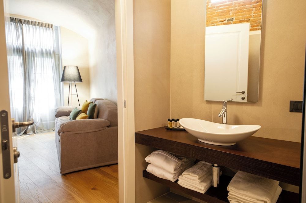 Relais San Vigilio al Castello Family Suite, 2 Bedrooms 3