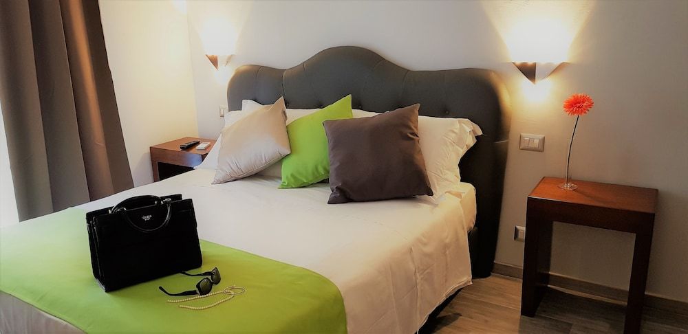 Prima Guest House Collection Basic Triple Room 2