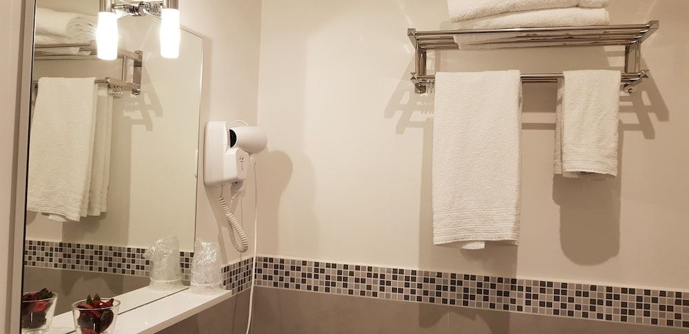 Prima Guest House Collection Double or Twin Room 14