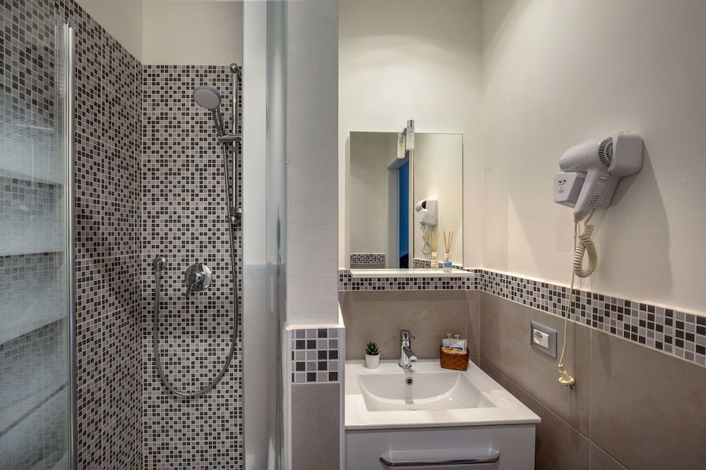 Prima Guest House Collection Double or Twin Room 16