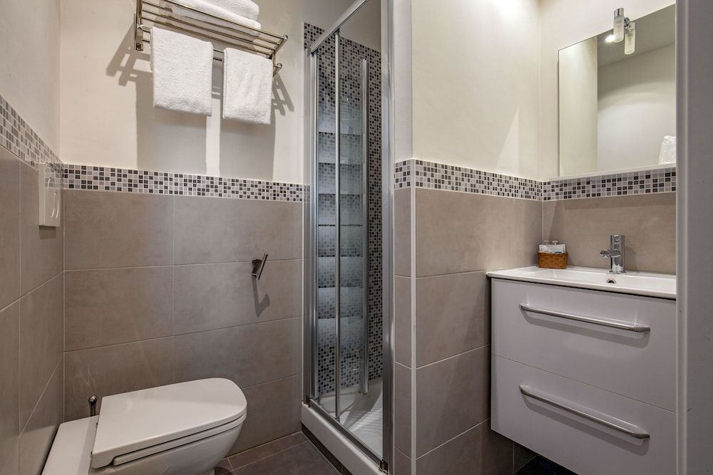 Prima Guest House Collection Double or Twin Room 15