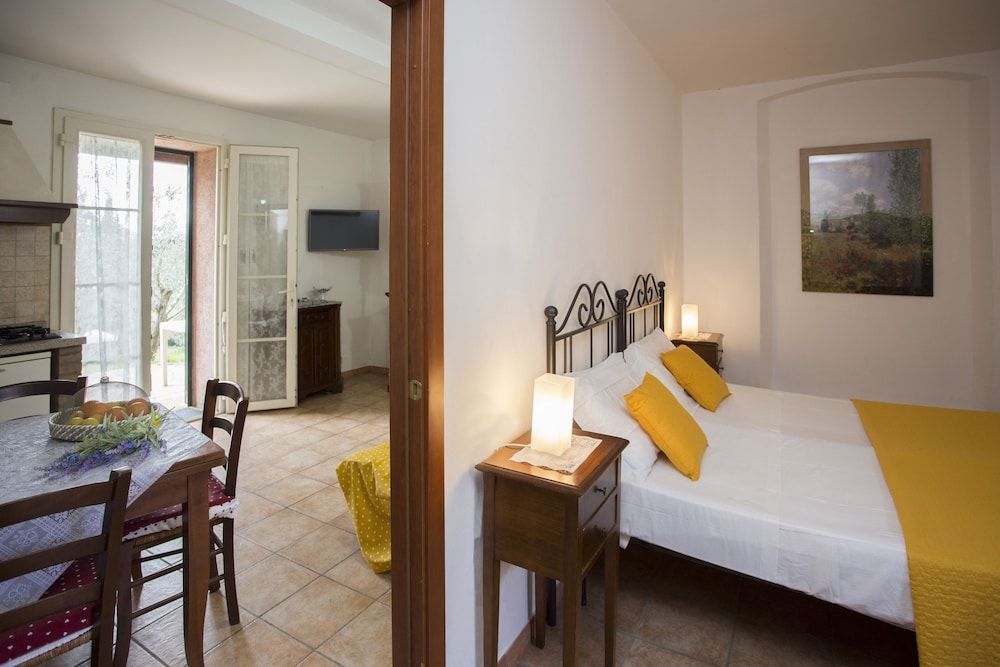 Deluxe Apartment, Garden View