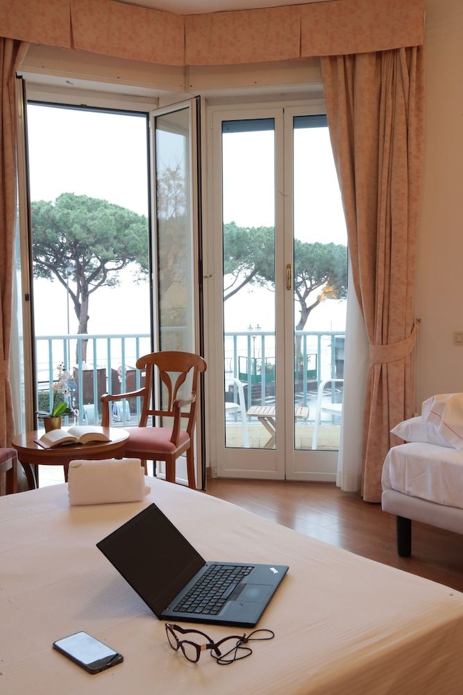 LVG Hotel Collection - Majestic Camera Deluxe Vista Mare 16