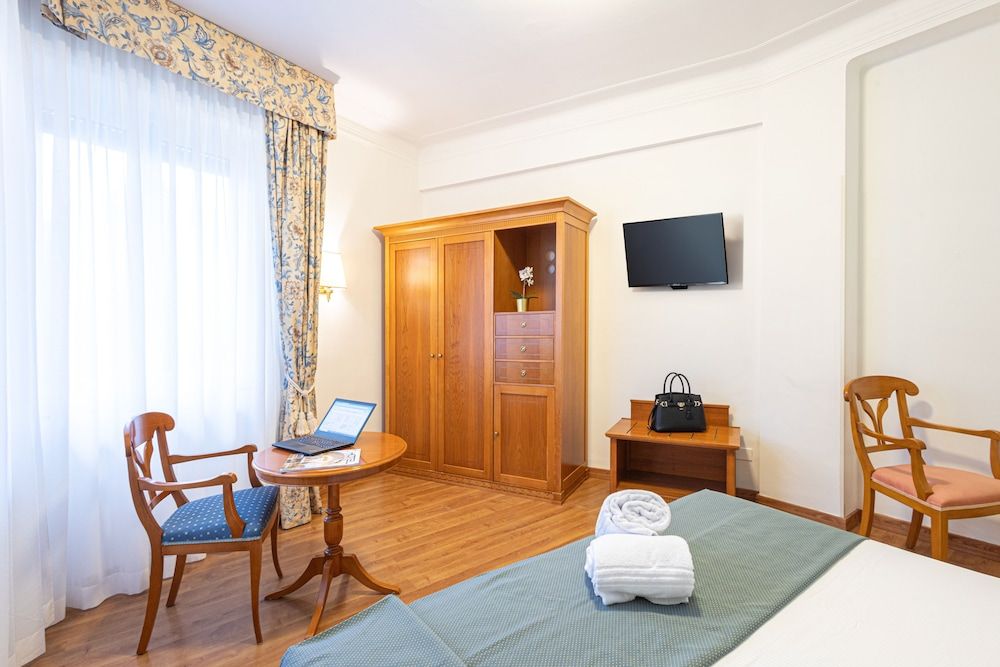 LVG Hotel Collection - Majestic Camera Deluxe Vista Mare 2