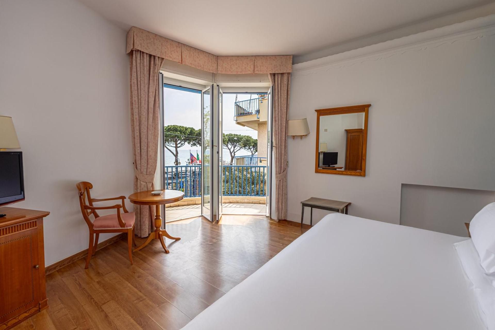 Deluxe Room with Sea View