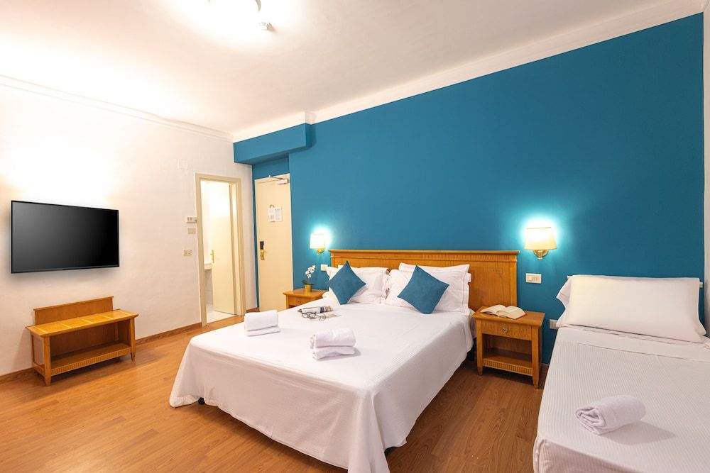 LVG Hotel Collection - Majestic Camera Standard Tripla con Balcone 2