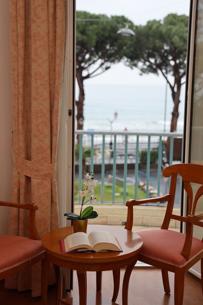 LVG Hotel Collection - Majestic Camera Deluxe Vista Mare 10