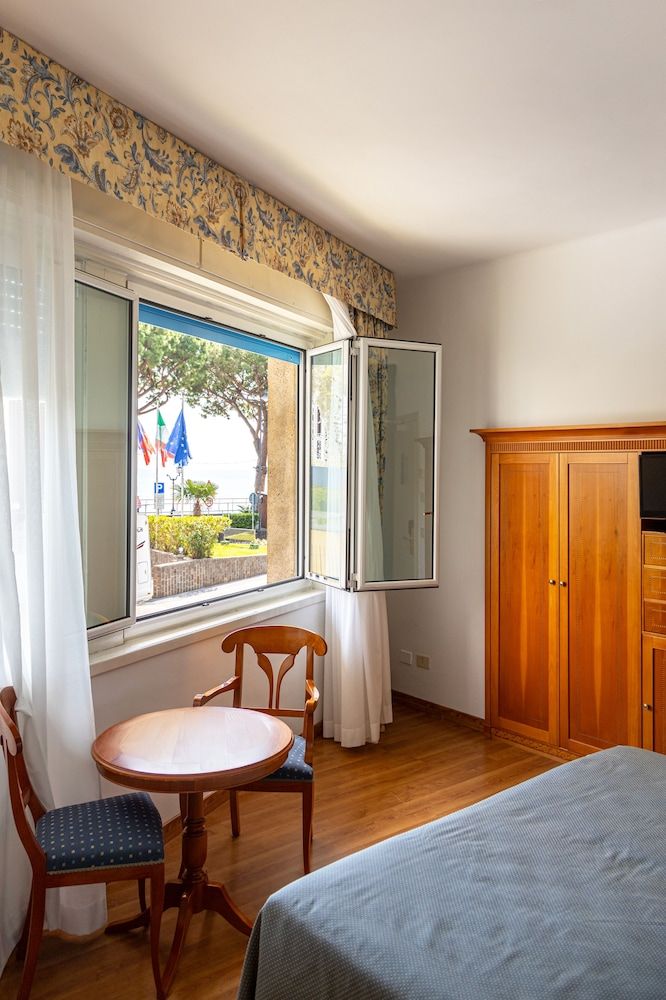 LVG Hotel Collection - Majestic Camera Deluxe Vista Mare 15