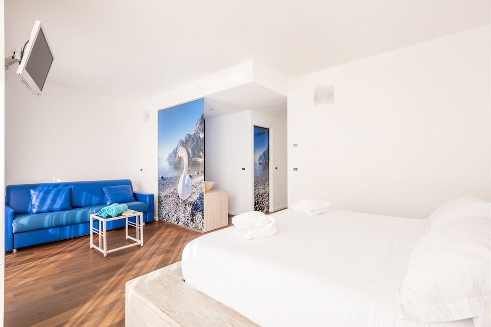 Deluxe Quadruple Room