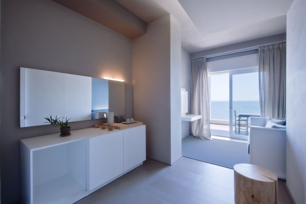 Il Fogliano Hotel Executive Suite, Sea View 4
