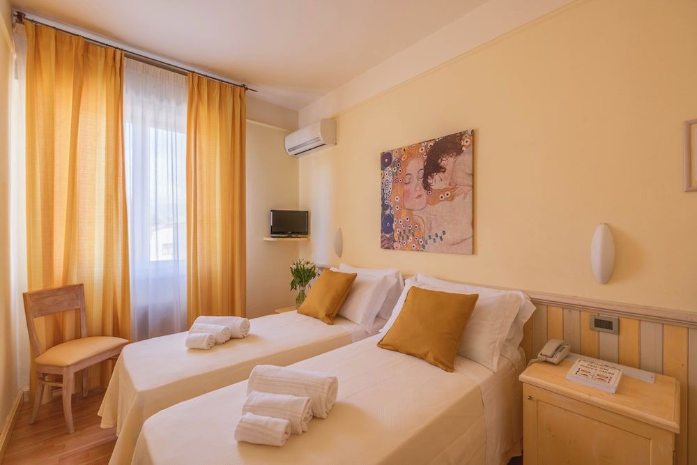 Hotel Massimo Superior Room, 1 Bedroom, Non Smoking, Air conditioning 8