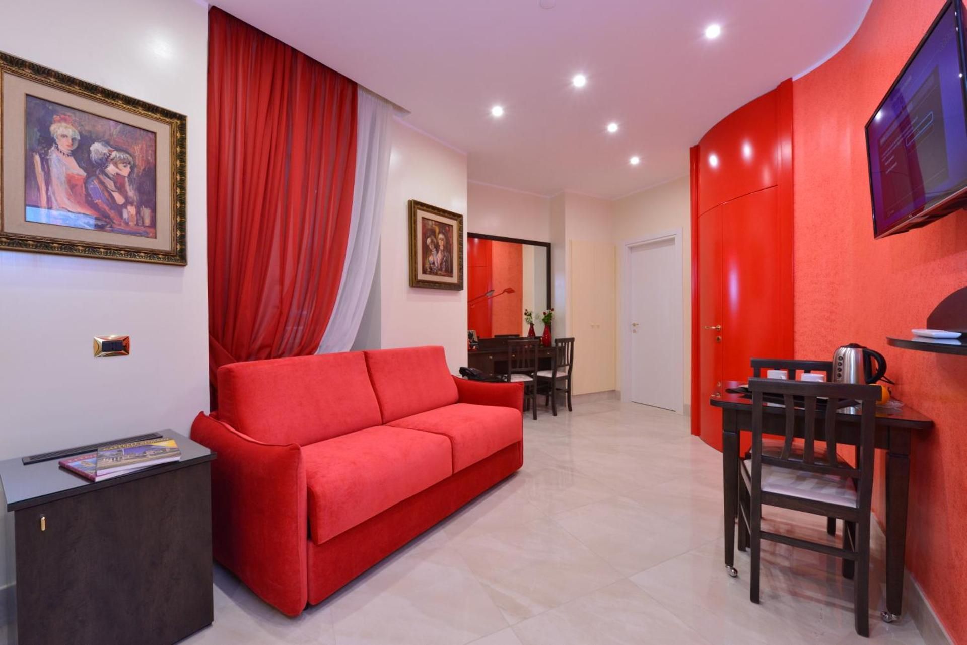Deluxe King Suite
