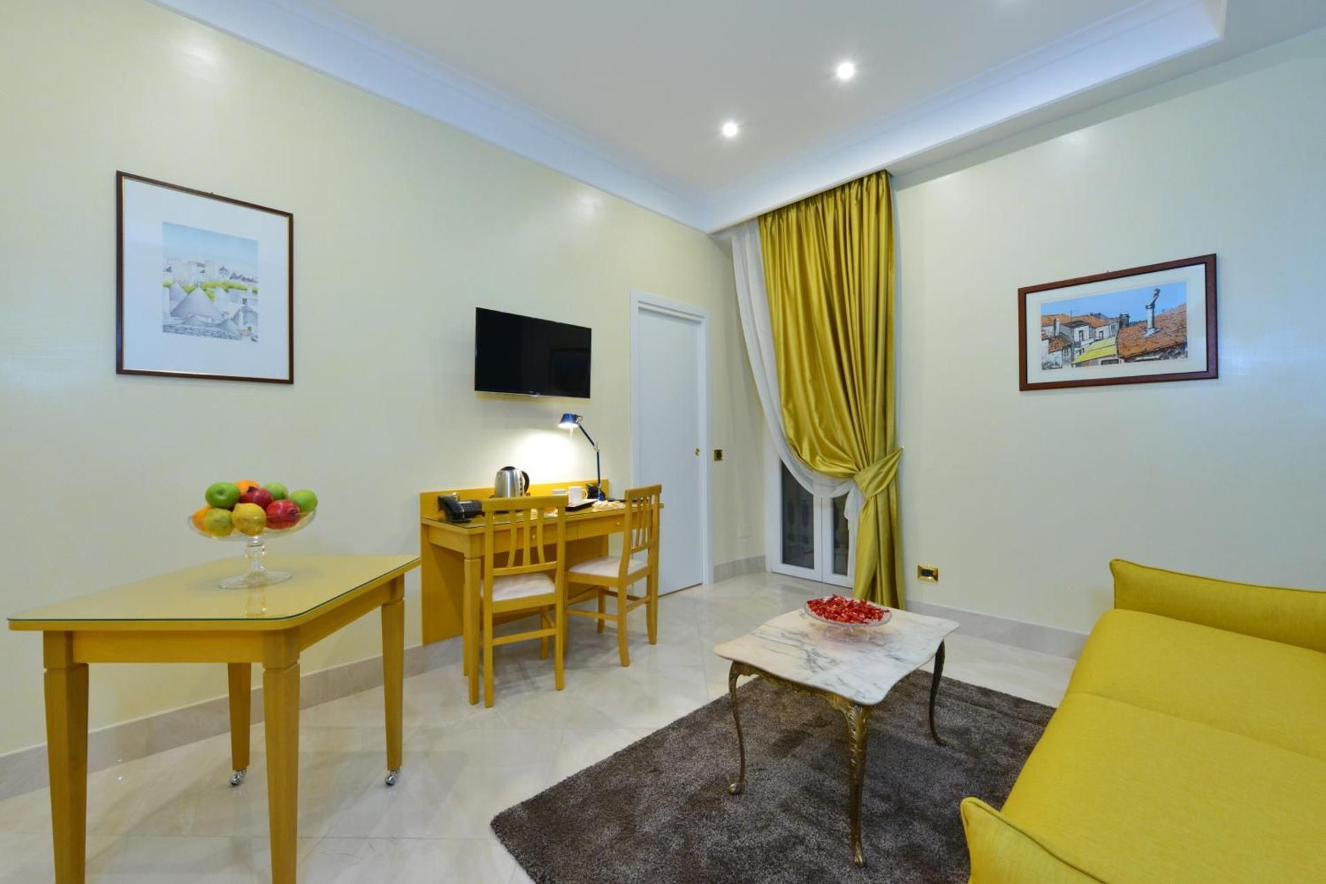 Deluxe King Suite