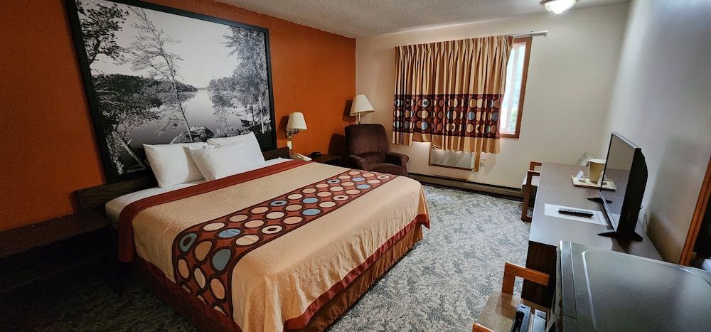 Hotel Iron Mountain Inn & Suites Deluxe Room, 1 King Bed, Non Smoking