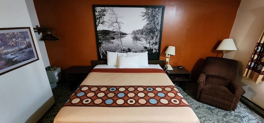 Hotel Iron Mountain Inn & Suites Room, 1 Queen Bed, Accessible, Non Smoking 3
