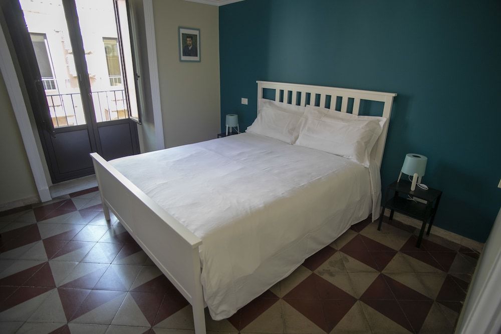 Economy Room, Shared Bathroom