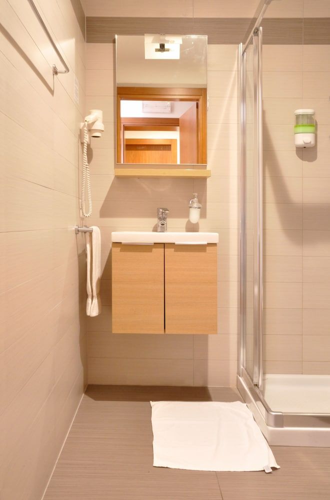 Hotel Mezzaluna Single Room 3