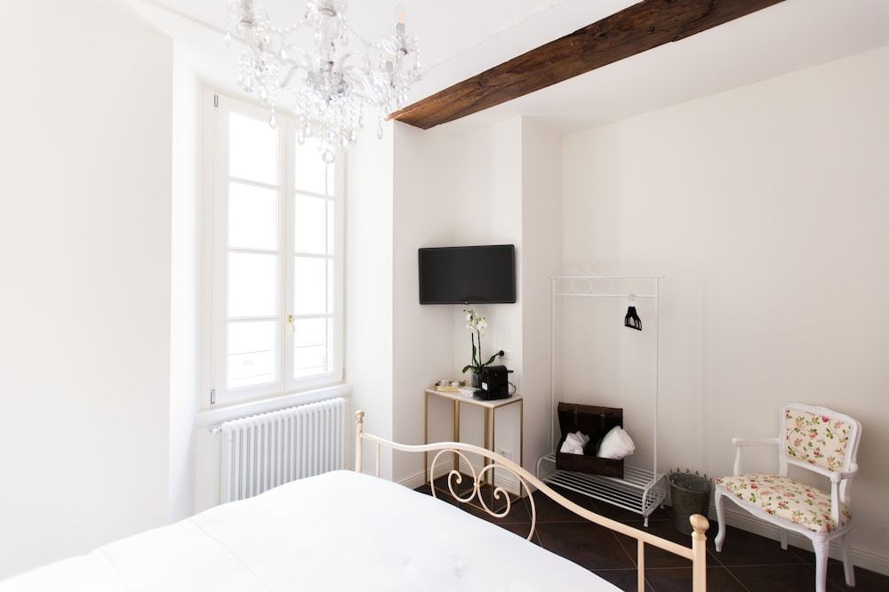 Alessia's Place Superior Double Room, 1 King Bed 2