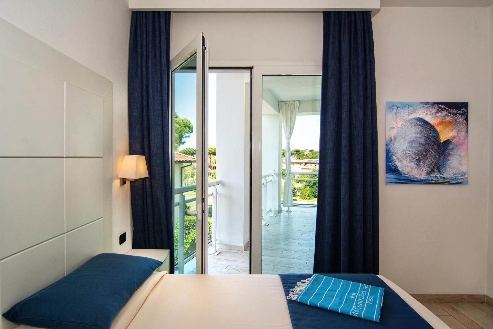 Deluxe Double Room with Pool View