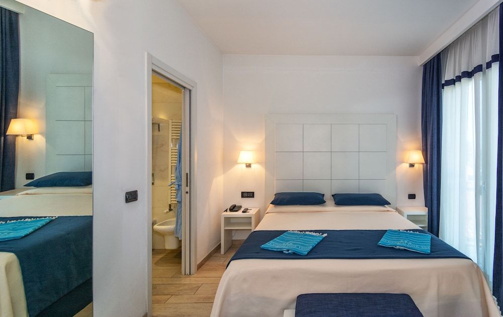 Deluxe Double Room, Pool View