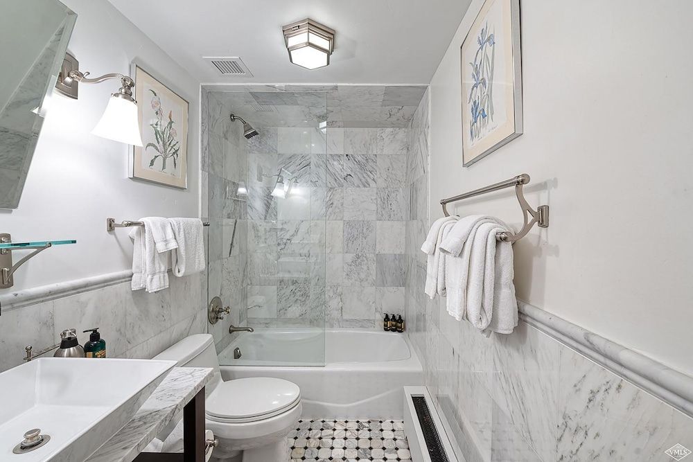 Vail's Mountain Haus Condo, 2 Bedrooms, 2 Bathrooms, Mountainside 3