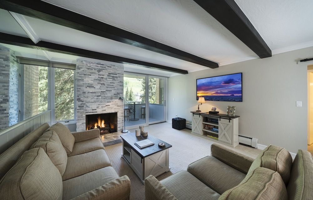 Vail's Mountain Haus Condo, 2 Bedrooms, 2 Bathrooms, Mountainside 4