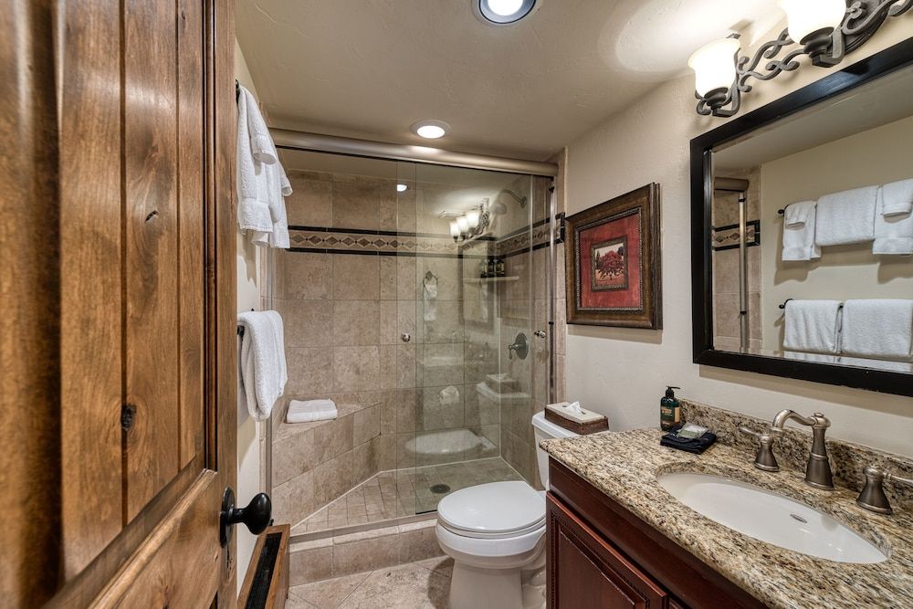 Vail's Mountain Haus Condo, 2 Bedrooms, 2 Bathrooms, Mountainside 2