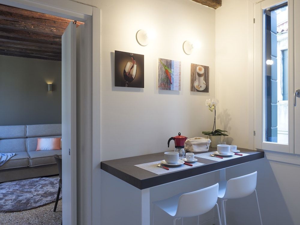 Majestic Rialto House Apartment, 2 Bedrooms 9