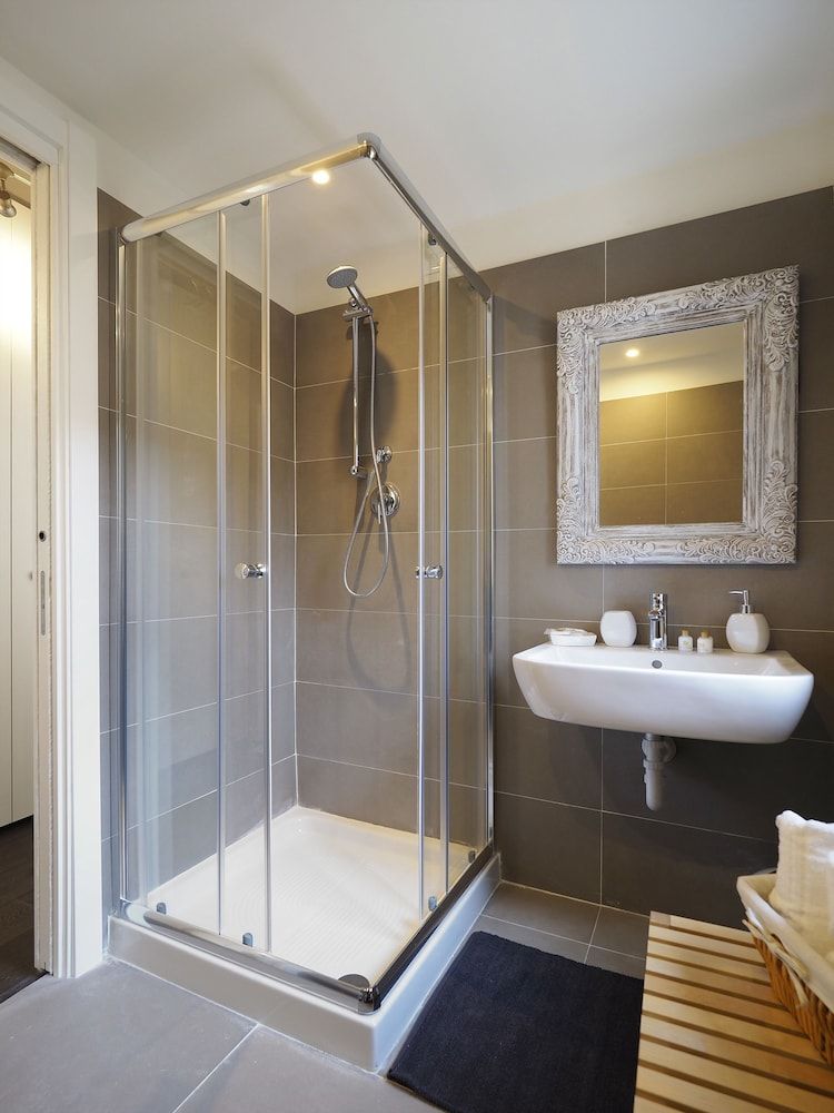 Majestic Rialto House Apartment, 2 Bedrooms 5