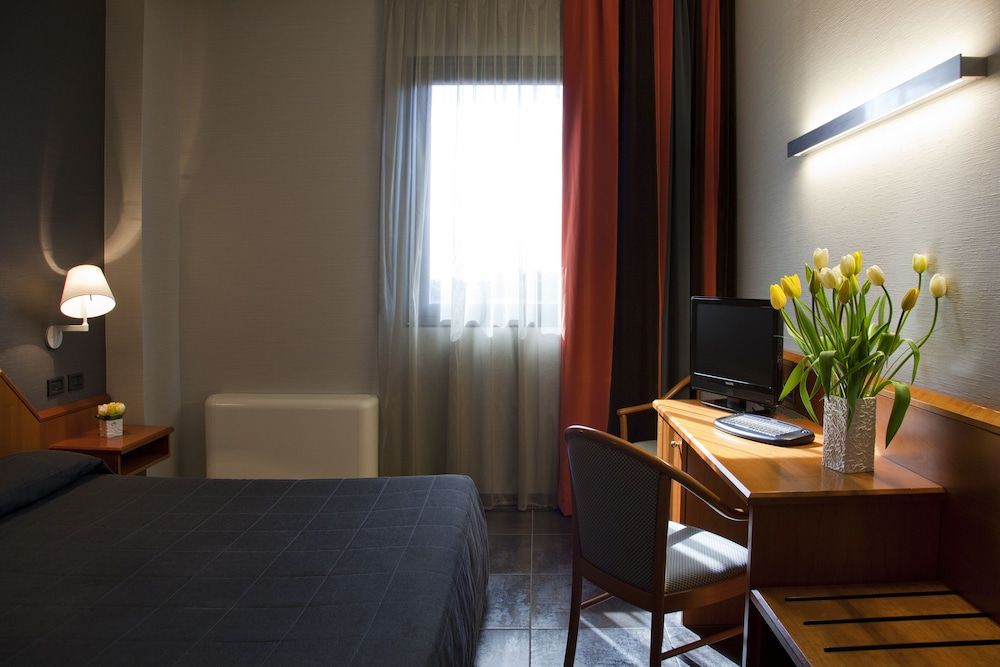 Hotel Zone Standard Double or Twin Room 6