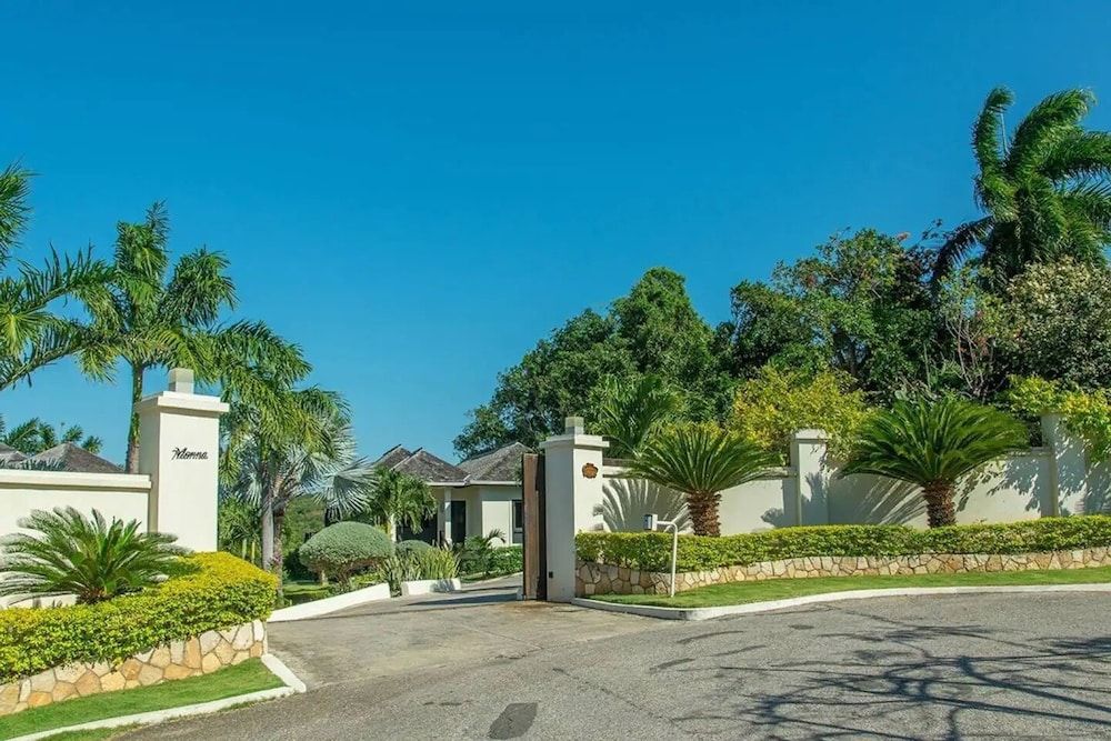 Nianna Luxurious Villa